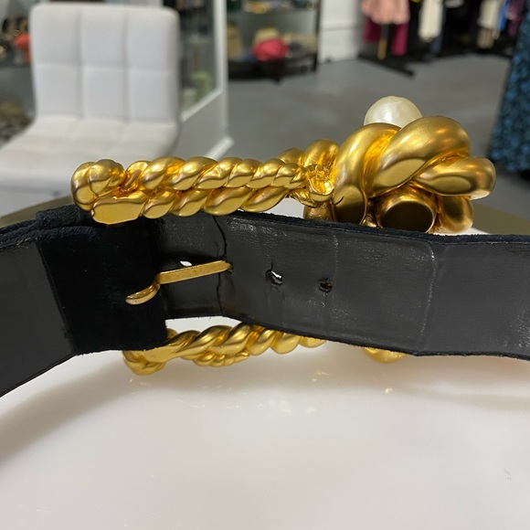 Authentic Chanel Vintage Twisted Gold Belt XS - Picture 10 of 16